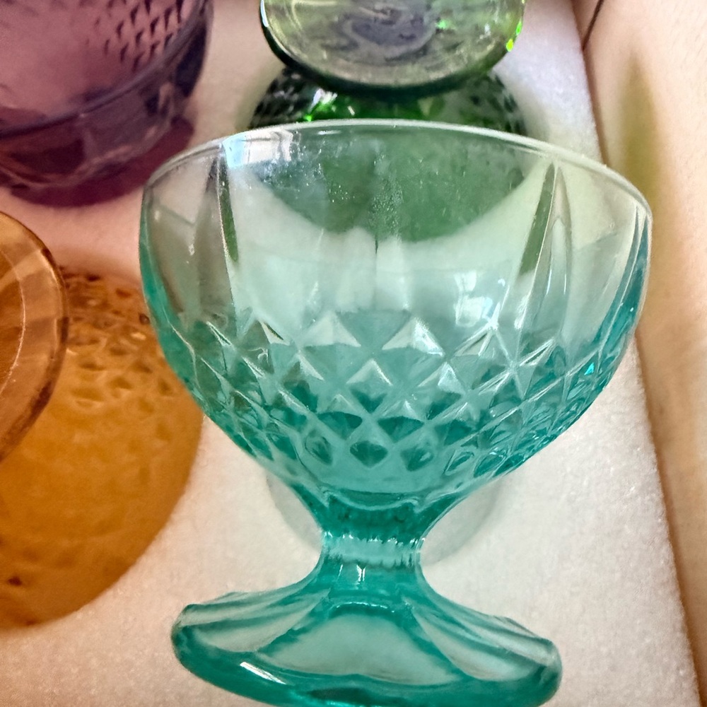 Set of Colorful Glass Dessert Bowls - Picture 3 of 8